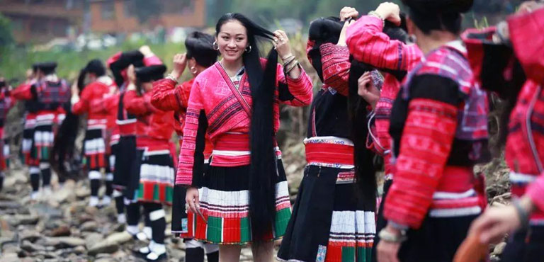 huangluo-yao-village-of-the-longest-haired-women-in-the-world